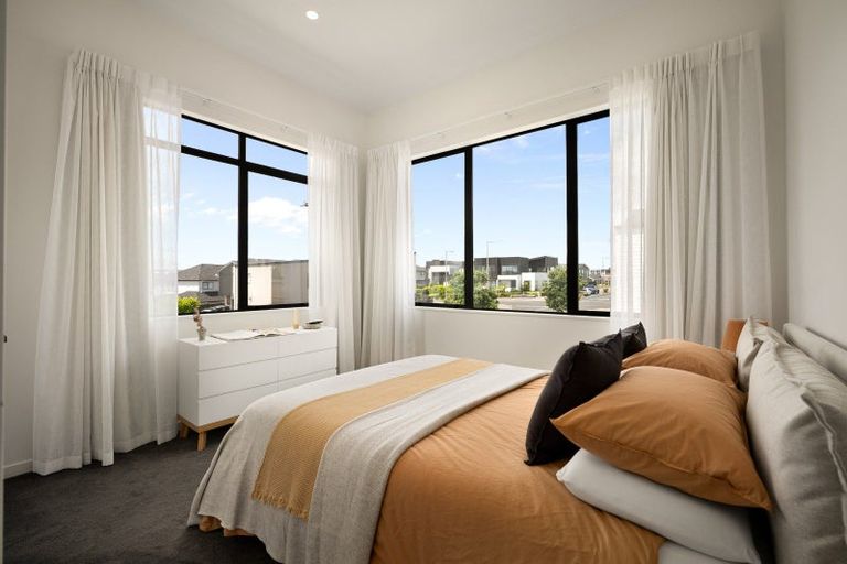 Photo of property in 2 Skua Road, Hobsonville, Auckland, 0616