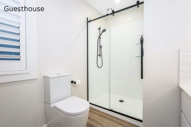 Photo of property in 15 Nikau Street, Eastbourne, Lower Hutt, 5013