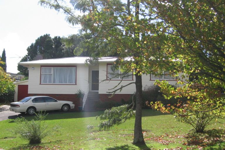 Photo of property in 9 Grimshaw Place, Henderson, Auckland, 0612