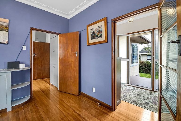 Photo of property in 69 Young Street, New Plymouth, 4310