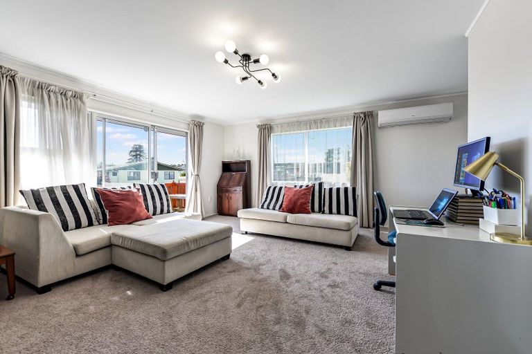 Photo of property in 8 Millar Place, Nawton, Hamilton, 3200