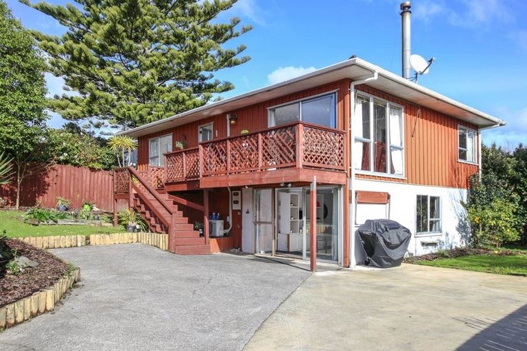Photo of property in 1/21 Sunnyside Road, Sunnyvale, Auckland, 0612
