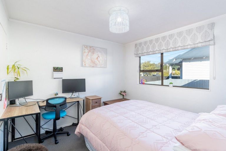 Photo of property in 2/8 Murray Street, Wallaceville, Upper Hutt, 5018