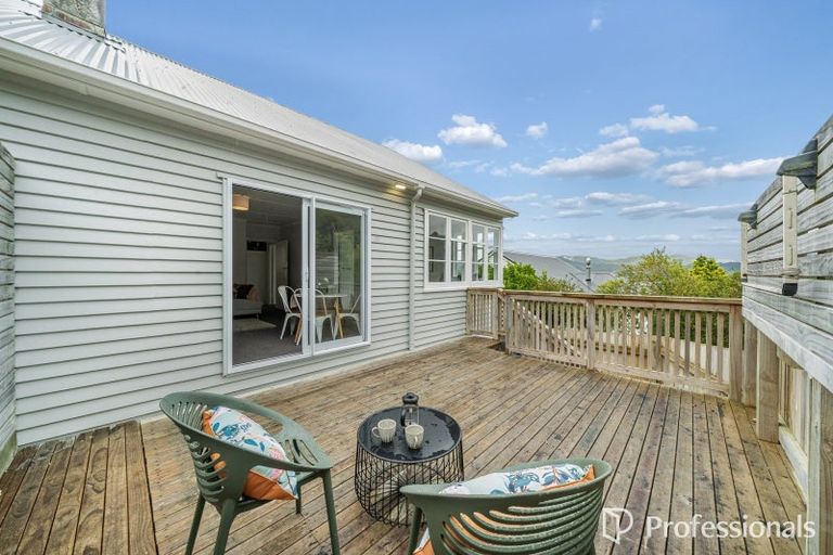 Photo of property in 5 Swainson Street, Naenae, Lower Hutt, 5011