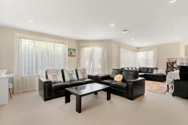 Photo of property in 25a Bluefin Way, West Harbour, Auckland, 0618