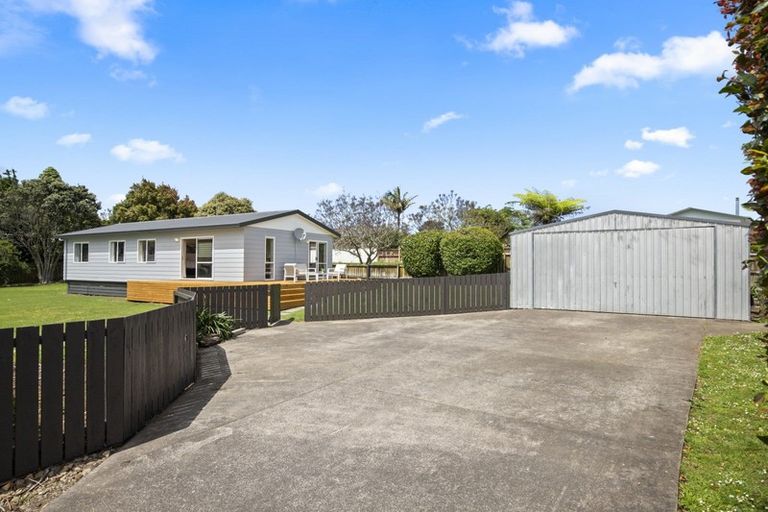 Photo of property in 24 Taihiki Road, Clarks Beach, 2122