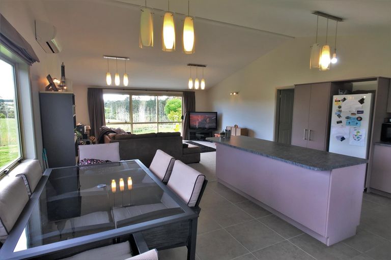 Photo of property in 121d Waimate North Road, Kerikeri, 0293