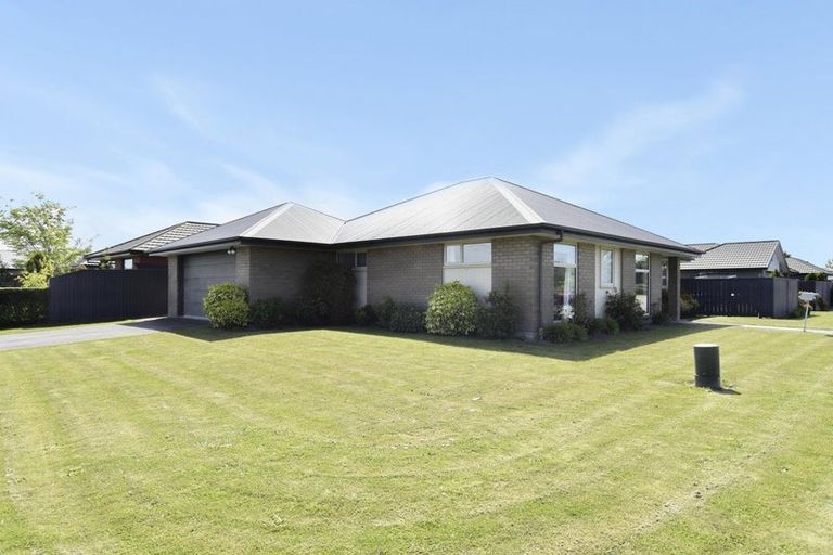Photo of property in 12 Devlin Avenue, Rangiora, 7400