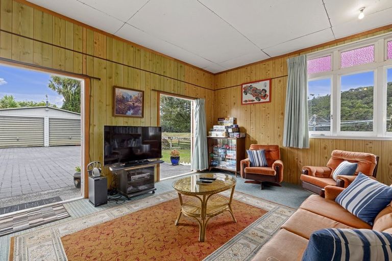 Photo of property in 930 Kahikatea Flat Road, Waitoki, Kaukapakapa, 0871