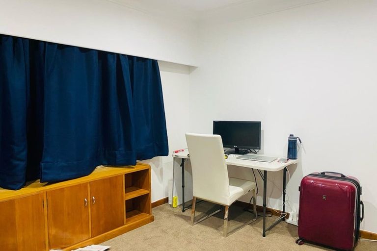 Photo of property in 4287 Great North Road, Glendene, Auckland, 0602