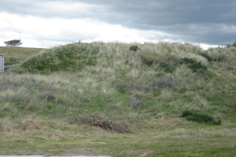 Photo of property in 82 Kahukura Avenue, Waitarere Beach, Levin, 5510