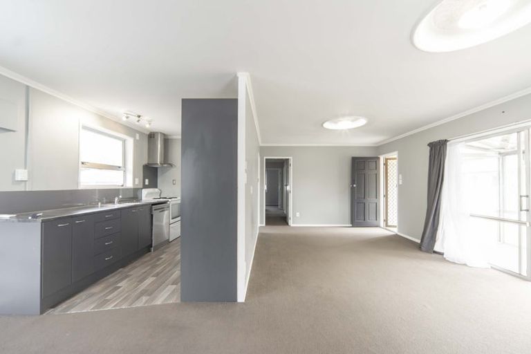 Photo of property in 81 Oakfield Crescent, Pukete, Hamilton, 3200