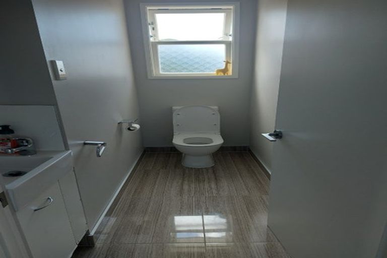 Photo of property in 571a Queen Street East, Levin, 5510