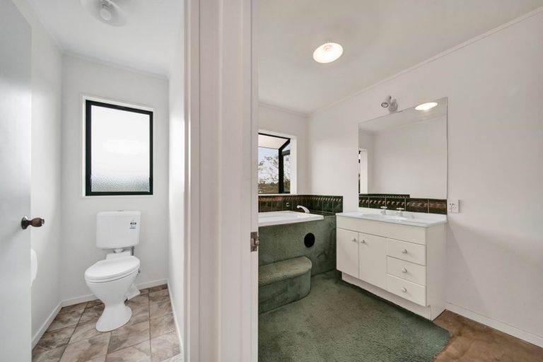 Photo of property in 11 Ballantrae Place, Highlands Park, New Plymouth, 4312