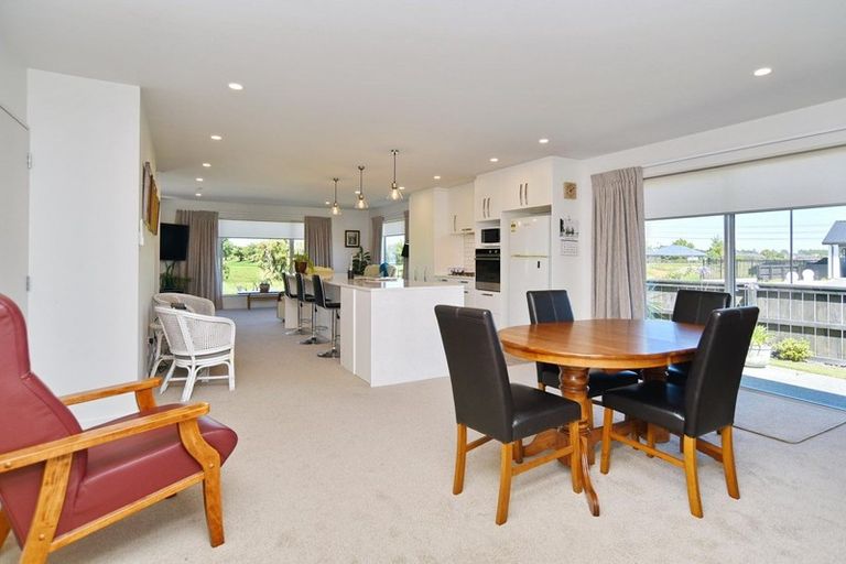 Photo of property in 1 Glenbarr Lane, Broomfield, Christchurch, 8042
