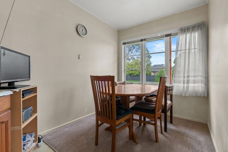 Photo of property in 9 Durham Street, Te Atatu Peninsula, Auckland, 0610