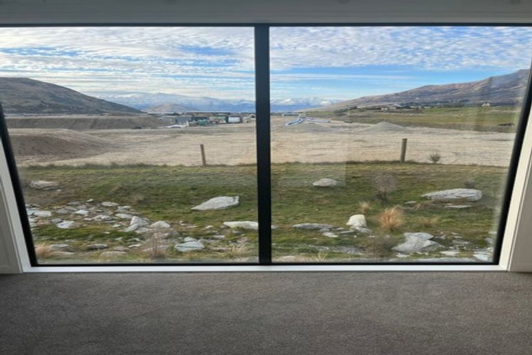 Photo of property in 2 Inder Street, Jacks Point, 9371