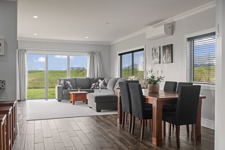 Photo of property in 52 Highland View Drive, Tokomaru, Palmerston North, 4474