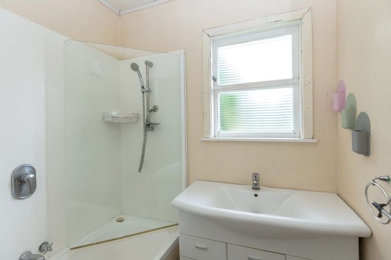 Photo of property in 17 Philip Street, Carterton, 5713