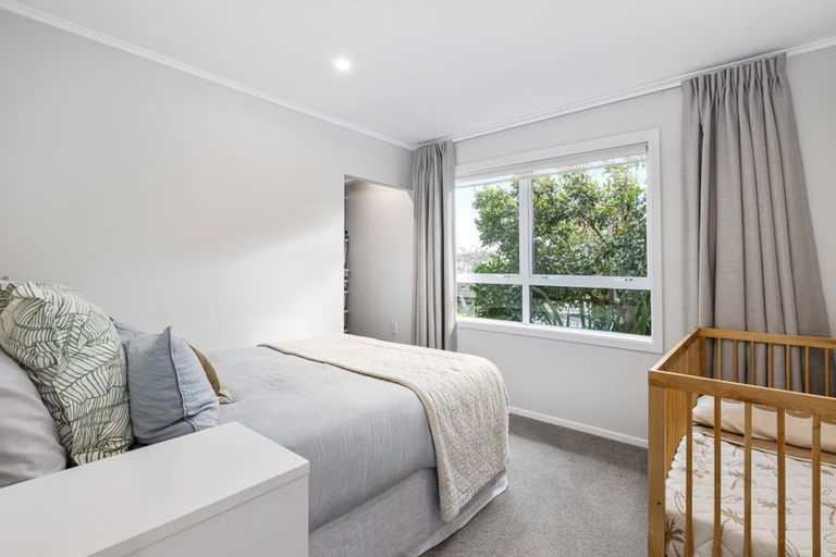 Photo of property in 2/28 Bay Street, Red Beach, 0932