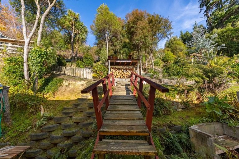 Photo of property in 31 Fraser Street, Wainuiomata, Lower Hutt, 5014