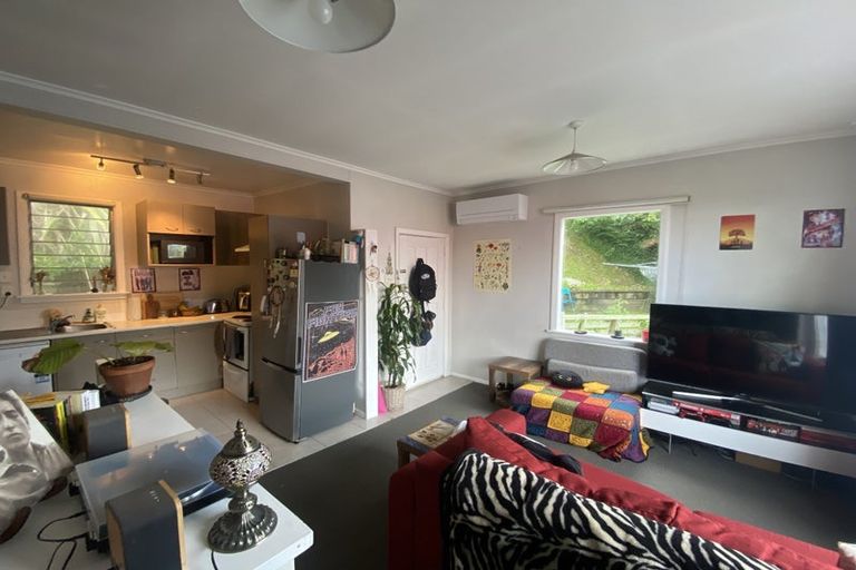 Photo of property in 95 Kelburn Parade, Kelburn, Wellington, 6012