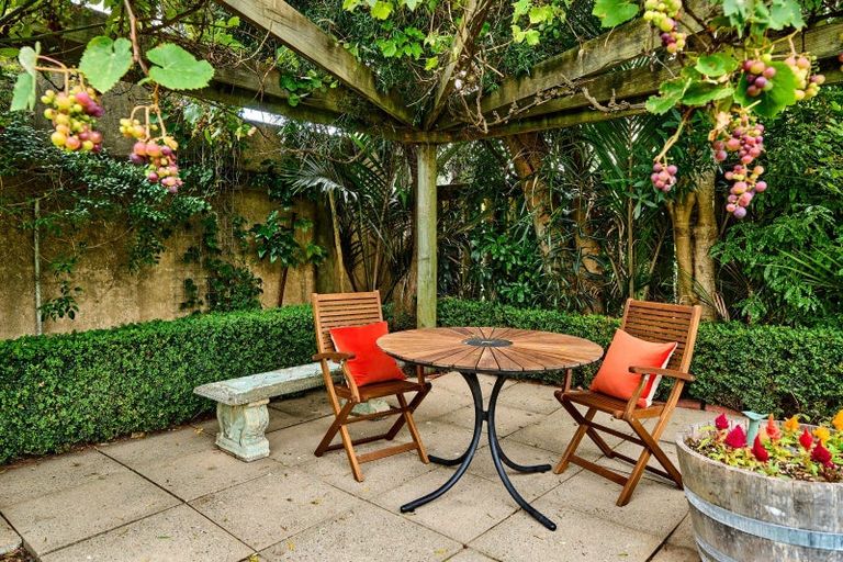 Photo of property in 14 Marina Grove, Hutt Central, Lower Hutt, 5010