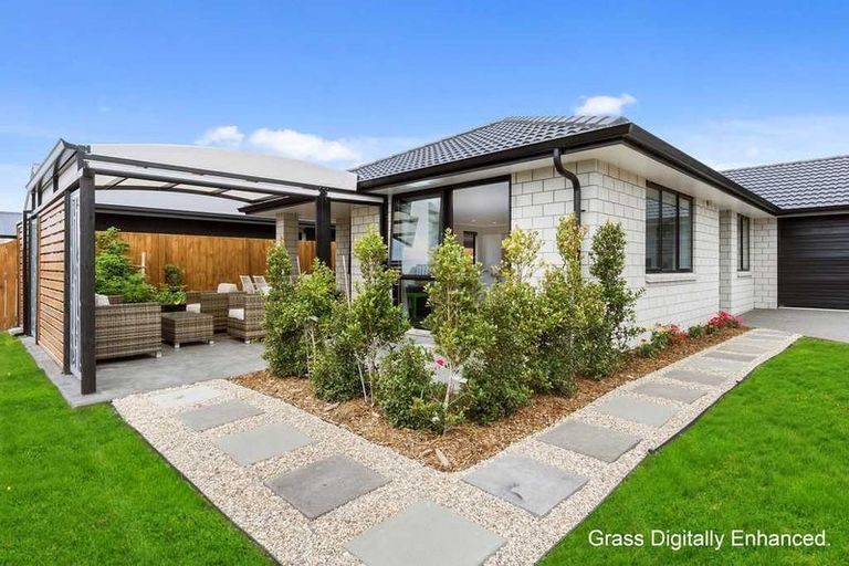 Photo of property in 15 Oka Street, Papamoa Beach, Papamoa, 3118
