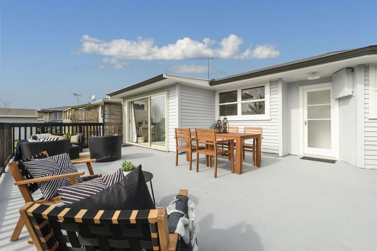 Photo of property in 28 Woodford Avenue, Brookfield, Tauranga, 3110