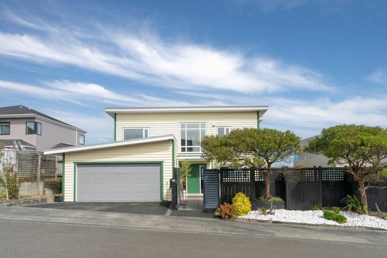 Photo of property in 11 Bay Lair Grove, Island Bay, Wellington, 6023