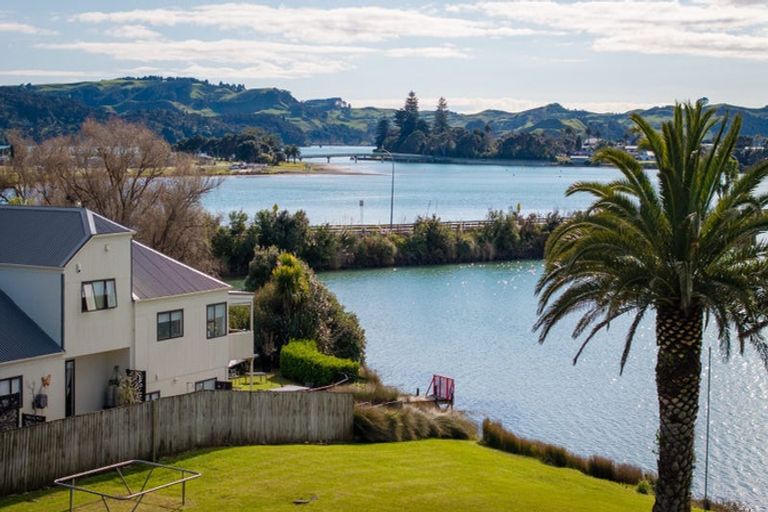 Photo of property in 48 Wainui Road, Raglan, 3225
