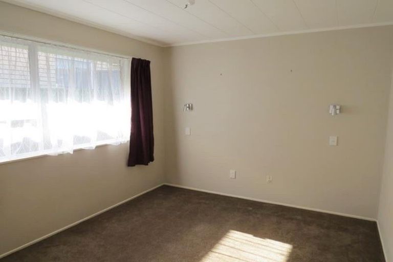 Photo of property in 13 Kowhai Street, Strandon, New Plymouth, 4312