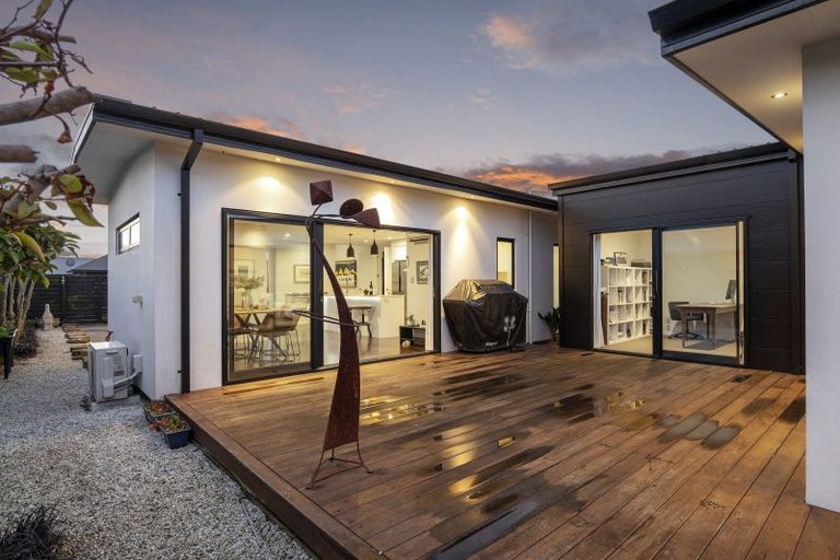 Photo of property in 16 Whitnall Street, Halswell, Christchurch, 8025