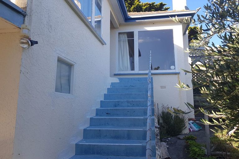 Photo of property in 20 Ashleigh Crescent, Miramar, Wellington, 6022