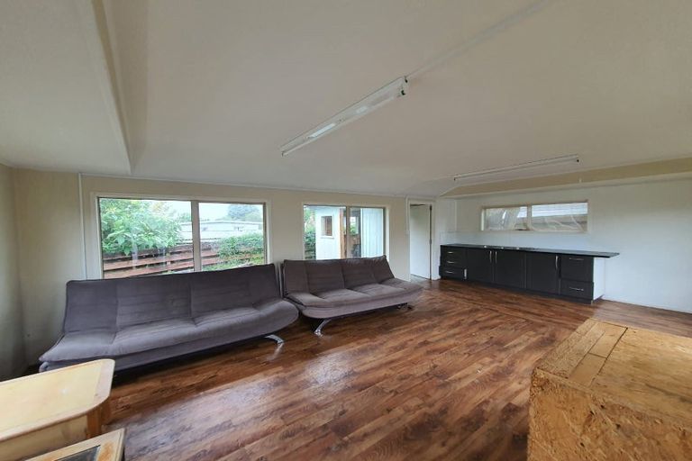 Photo of property in 6 Nearco Street, Randwick Park, Auckland, 2105