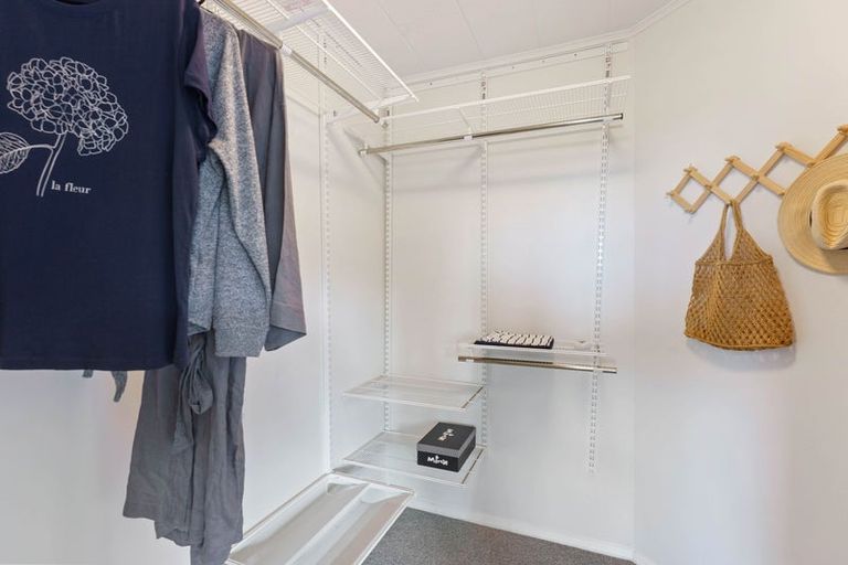 Photo of property in 27 Kotare Street, Waikanae, 5036