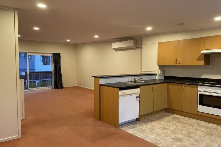 Photo of property in 17/3 Kelvin Grove, Te Aro, Wellington, 6011