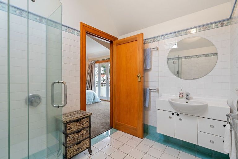 Photo of property in 210 Oriental Parade, Oriental Bay, Wellington, 6011
