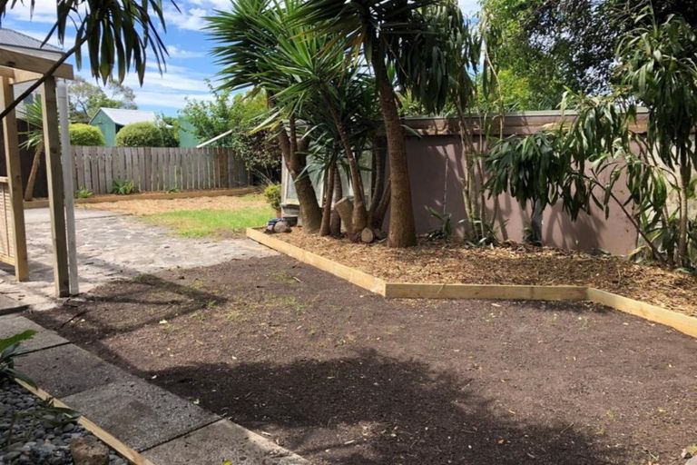 Photo of property in 2/8 Keeling Road, Henderson, Auckland, 0612