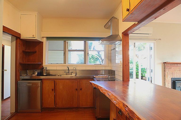 Photo of property in 8 Niccol Avenue, Narrow Neck, Auckland, 0624