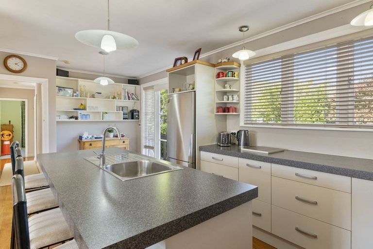 Photo of property in 10 Kohekohe Road, Waikanae, 5036