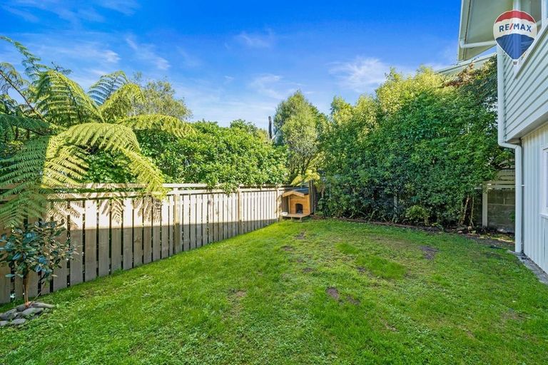 Photo of property in 19 Panorama Grove, Harbour View, Lower Hutt, 5010