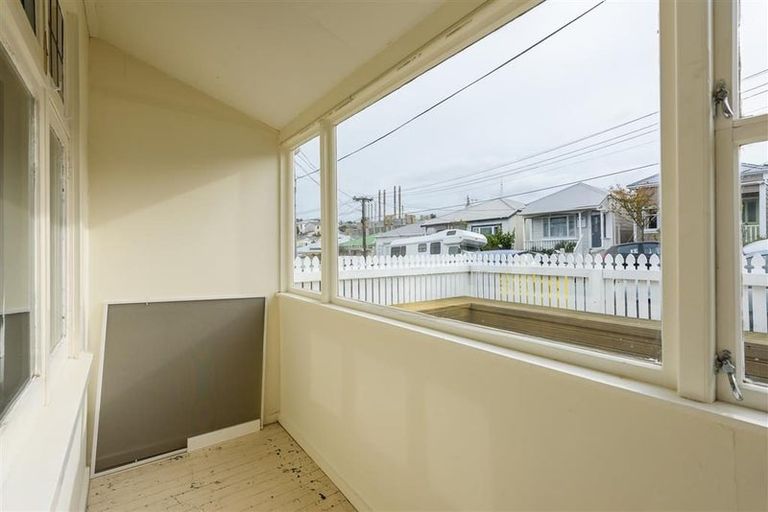Photo of property in 16 Picton Avenue, Newtown, Wellington, 6021