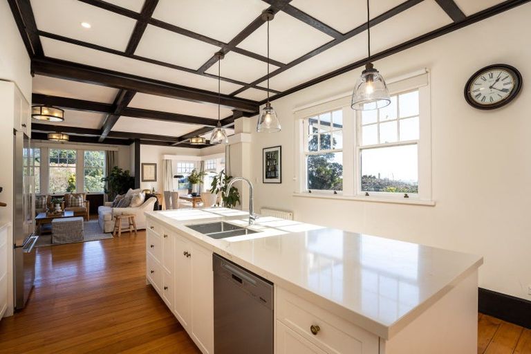 Photo of property in 22 Ridge Lane, New Plymouth, 4310