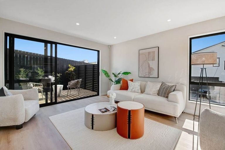 Photo of property in 8/32 Beulah Avenue, Rothesay Bay, Auckland, 0630