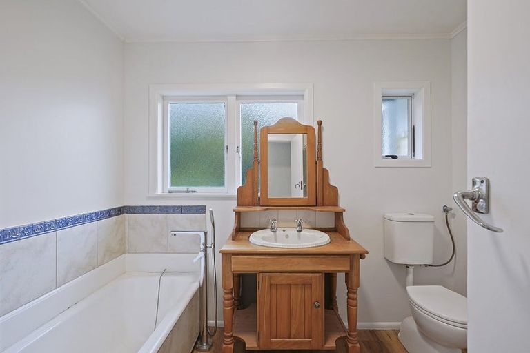 Photo of property in 28 Mount View Road, Melville, Hamilton, 3206