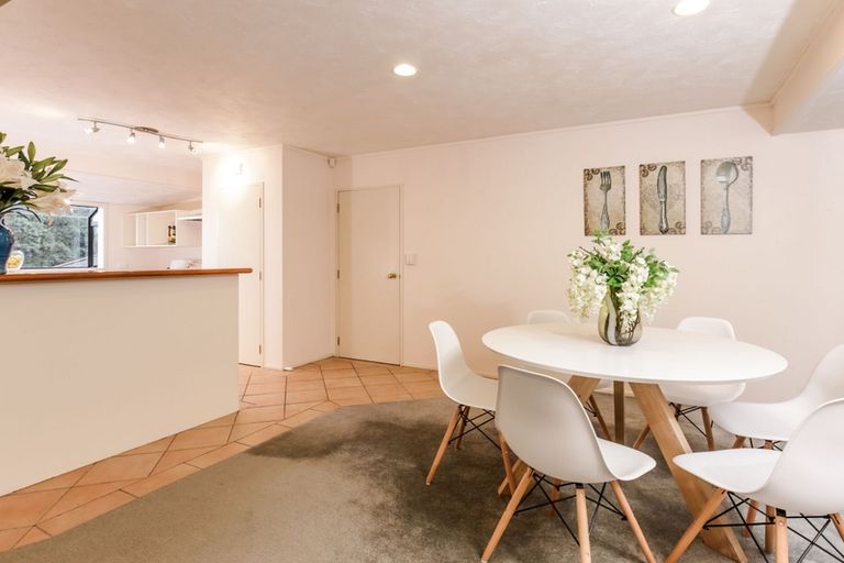 Photo of property in 22 Darcy Place, Massey, Auckland, 0614