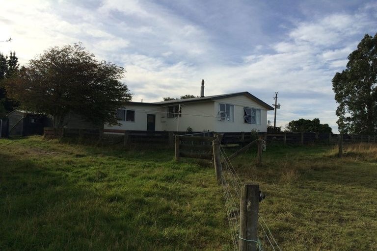 Photo of property in 86 Totara Island Road, Clifton, Balclutha, 9273