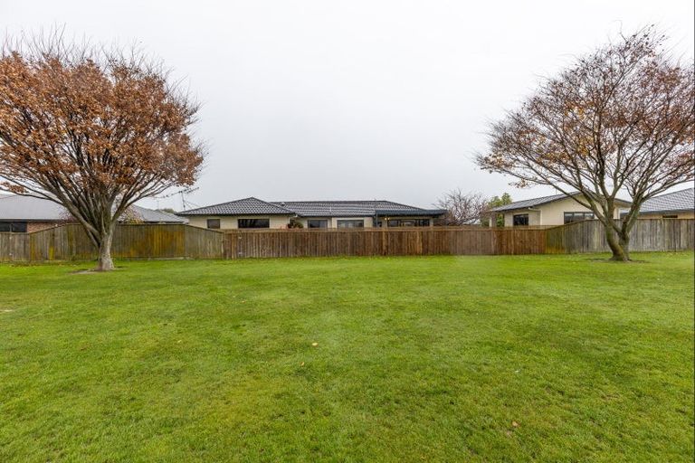 Photo of property in 16 Daniel Place, Kelvin Grove, Palmerston North, 4414