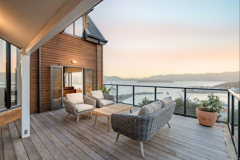 Photo of property in 30 Gilmour Terrace, Lyttelton, 8082